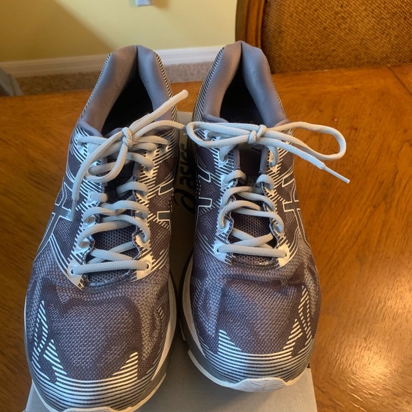 SOLD. Menβs ASICS ππππSOLDππππ - Picture 2 of 4